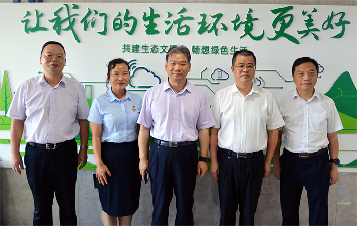 國(guó)家工信部中小企業(yè)局梁志峰局長(zhǎng)一行蒞臨九九智能環(huán)?？疾煺{(diào)研